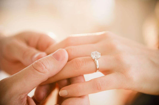 5 Clues That It's the Right Time to Propose - BellemareDugasJoaillerie