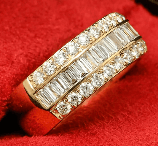 Somptuous Diamond Regalia Ring in Yellow Gold - BellemareDugasJoaillerie